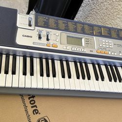 Casio LK 110 Keyboard Piano
