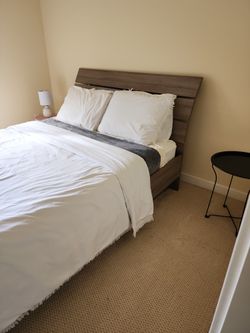 Contemporary Platform Queen Bed, Free Mattress 