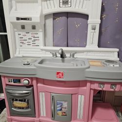 Play Kitchen 