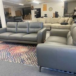 New Top Grain Genuine Leather Couch and Loveseat! Includes Free Delivery 🚚!