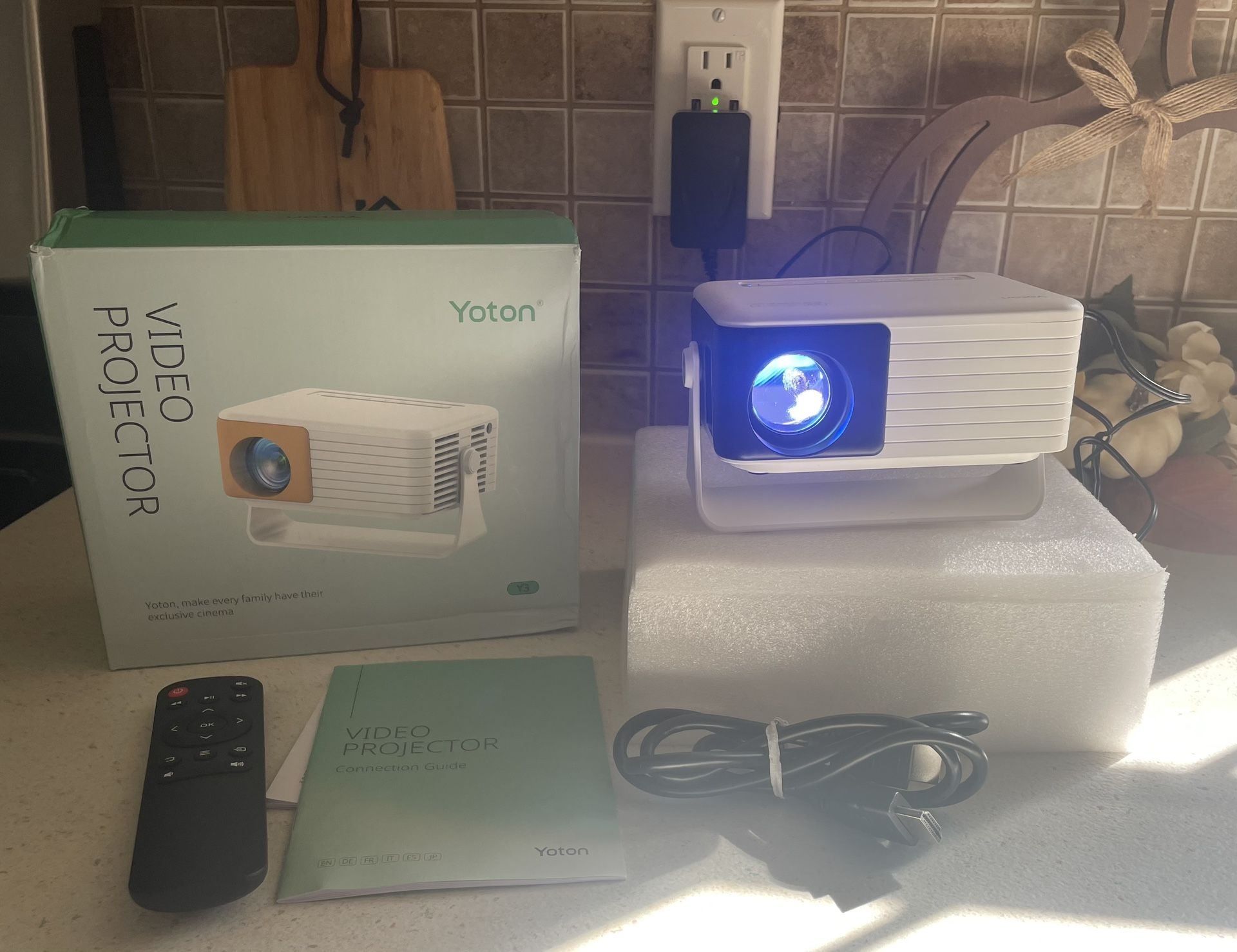 Yoton Y3pro Mini Projector 1080P HD with Bluetooth Yellow