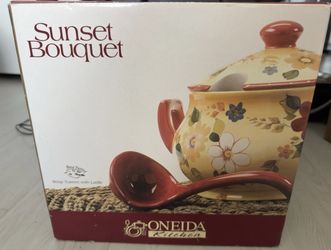 Oneida Sunset Bouquet Soup Tureen & Ladle – Hand Painted – New in Box