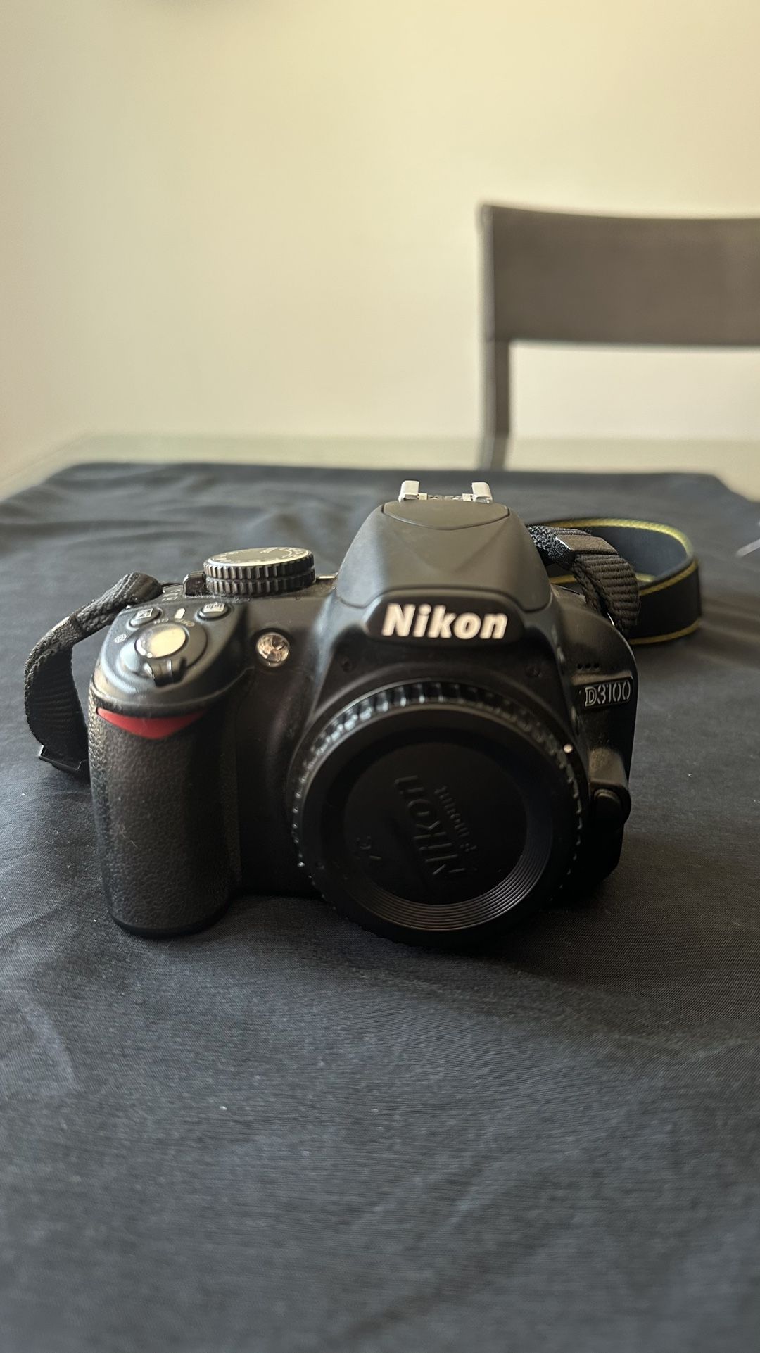 Nikon D3100 - Body Only