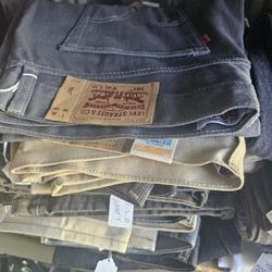 Mens Levis  Used All Sizes Starting At $10