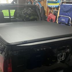 Soft Tri-fold Tonneau Cover For 2017-2024 Honda Ridgeline