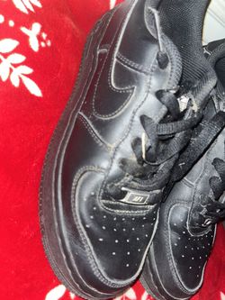 Blk Nikes Boys
