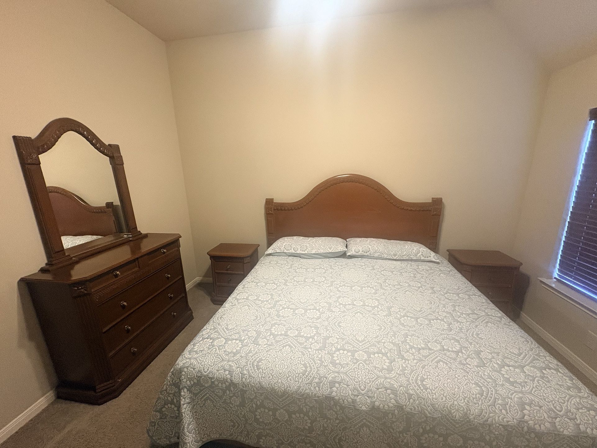 King Size Bedroom Set, Solid wood.