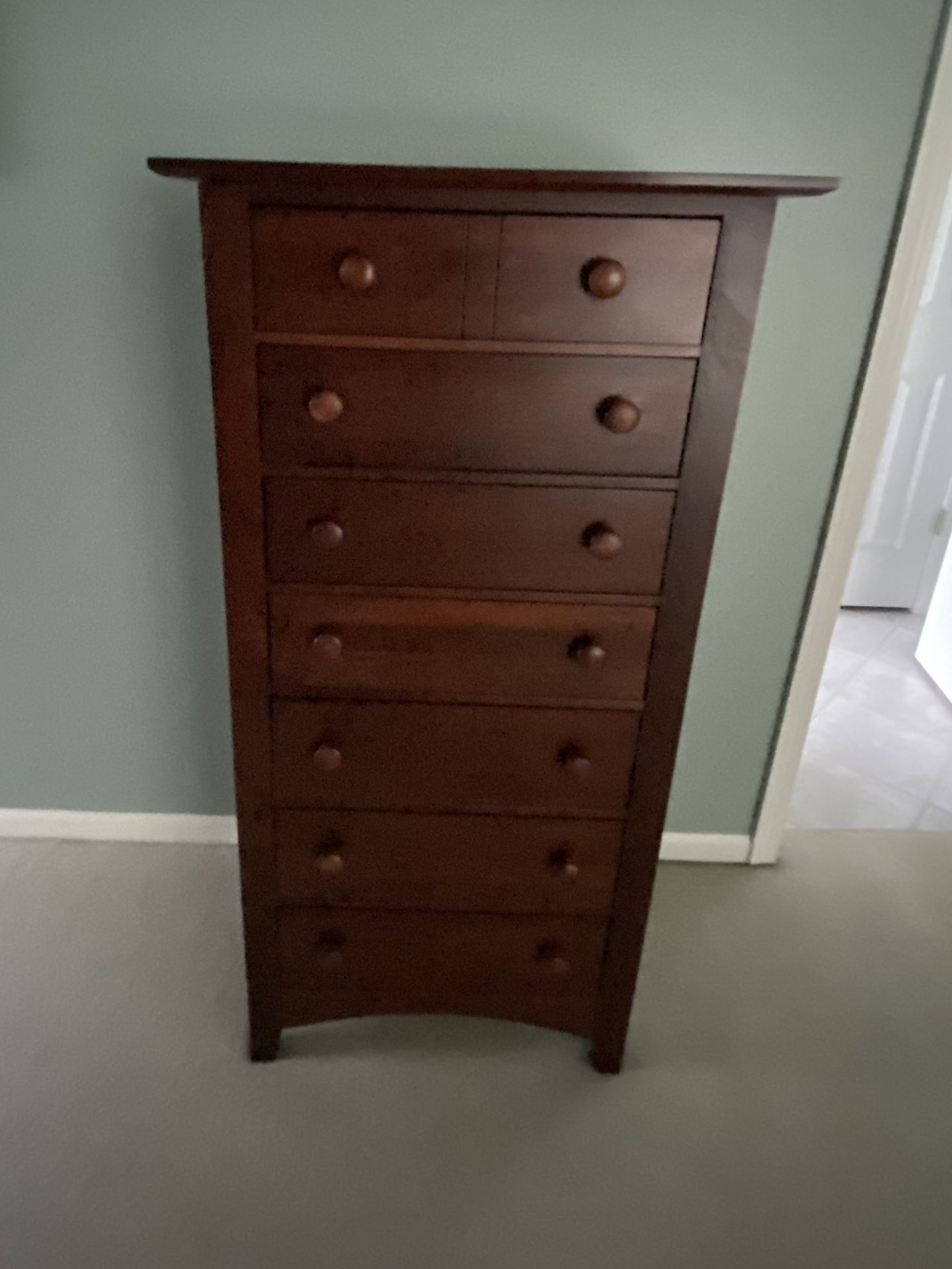 Bedroom dresser chest