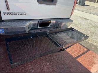 Curt cargo carrier