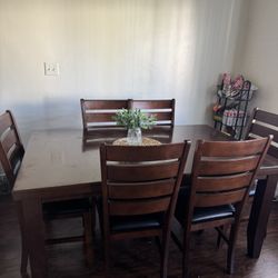 Living spaces Table 6 Chairs