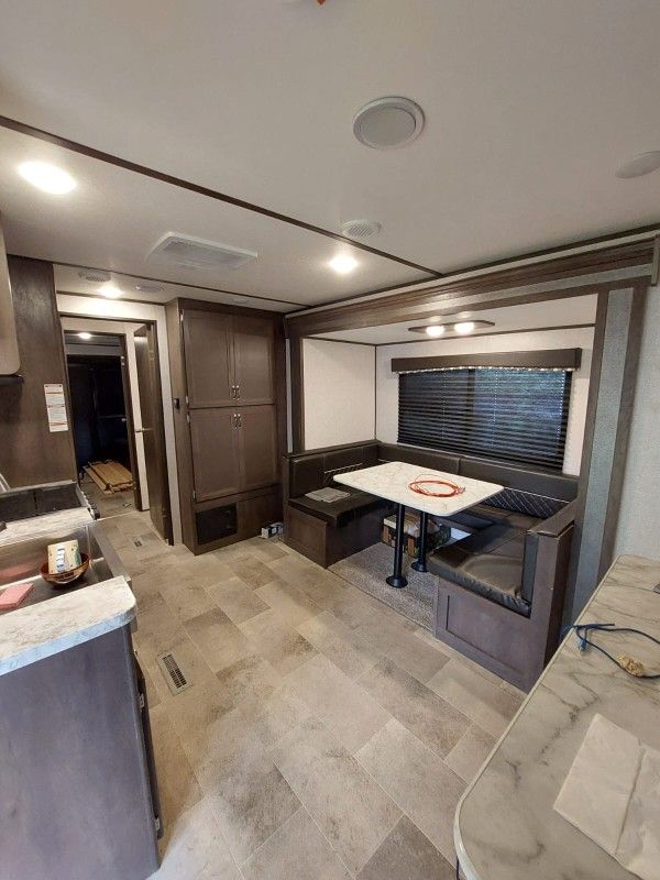 SELLING COLEMAN RV TRAILER