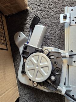 Rear Left Power Window Regulator with Motor for Chevy Silverado GMC Sierra 2000-2006