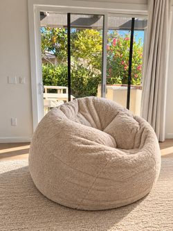 Almost new love sack bean bag