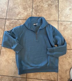 Women’s sweater size xs