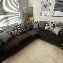 Sectional couch 