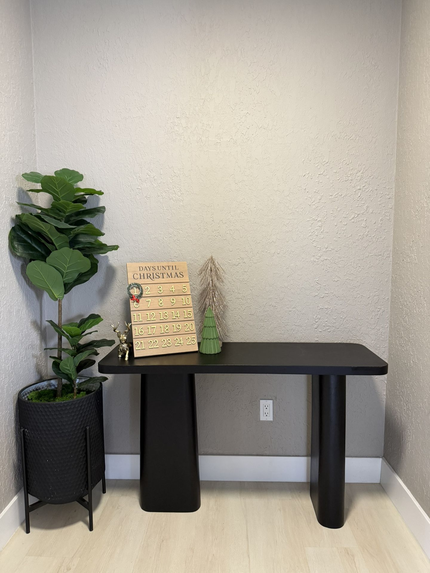 Black console Table