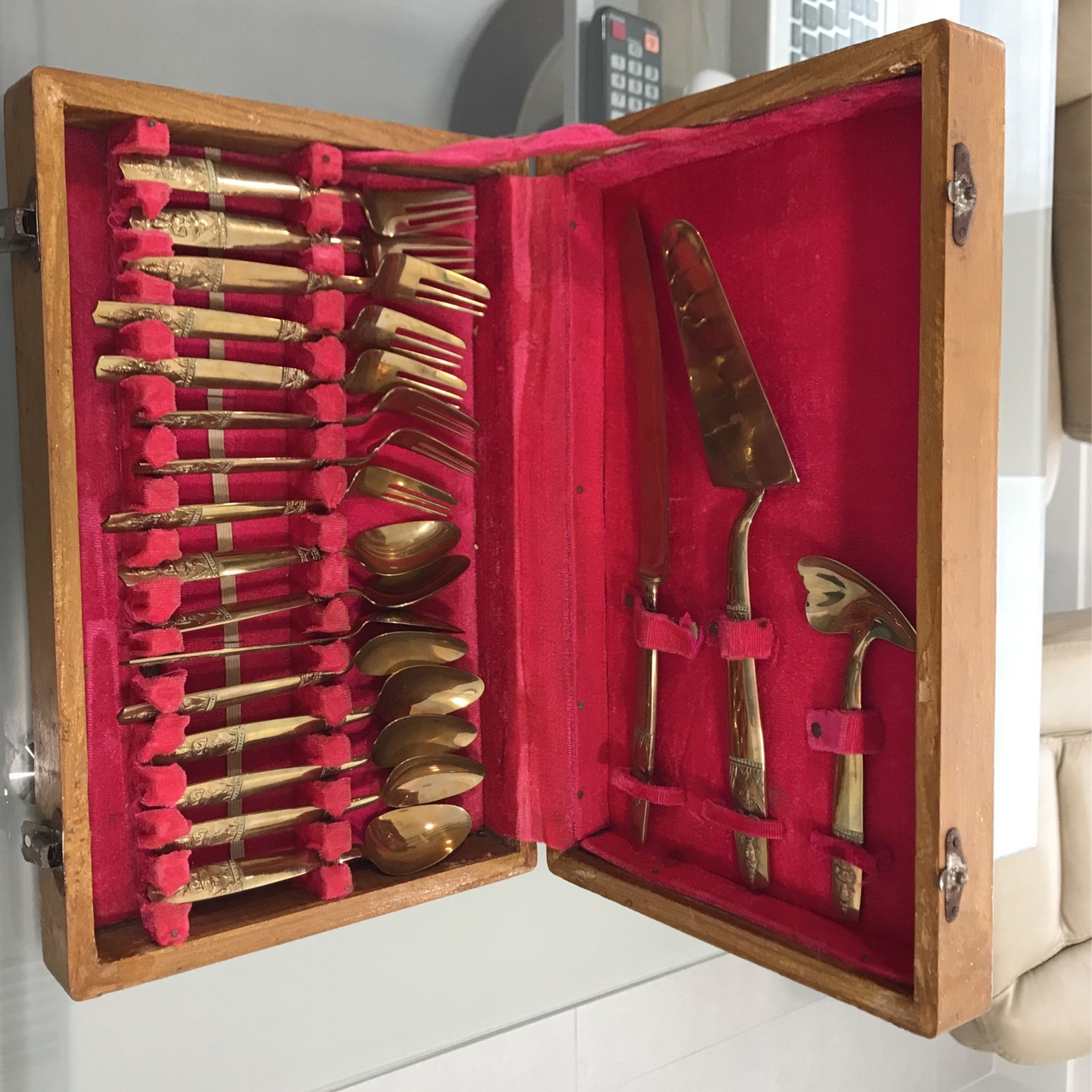Pure Bronze Flatware Set & Quikut Stainless Steel Knives
