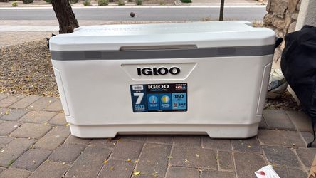 New Igloo giant 150 qt cooler
