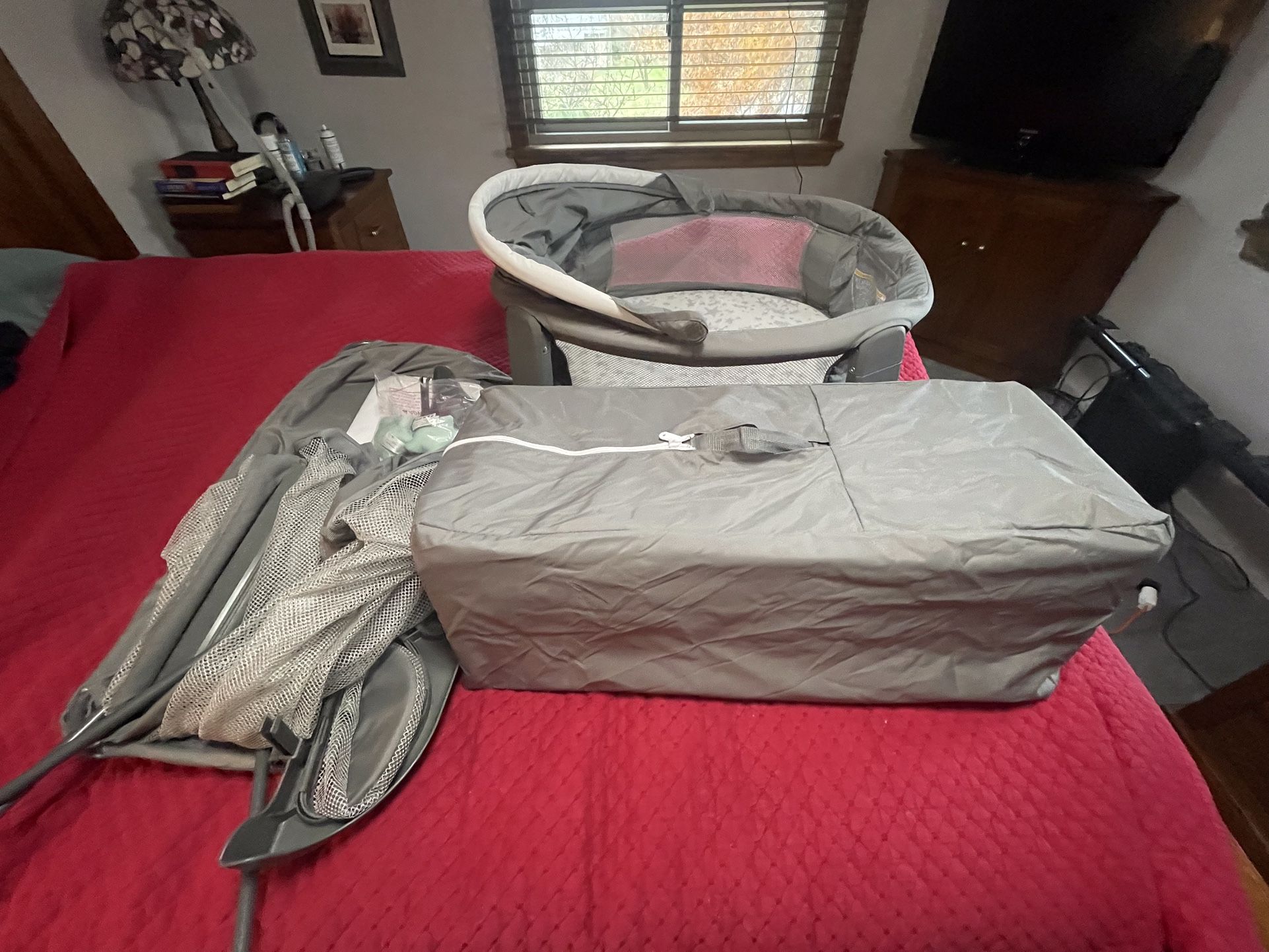 NEW Graco Pack and Play