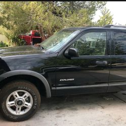 2004 Ford Explorer