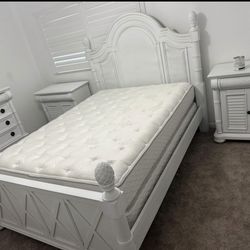 Cindy Crawford King size Bedroom Set ( deliver available )