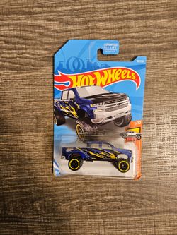 Hot Wheels '10 Chevy Silverado Trail Boss LT -- ITEM# 2075