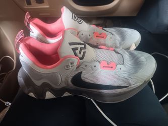 NIKE GIANNIS IMMORTALITY SIZE 8.5 MENS