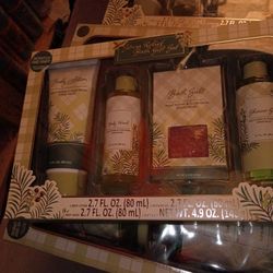 Brand New - Stress Relief Bath Gift Set