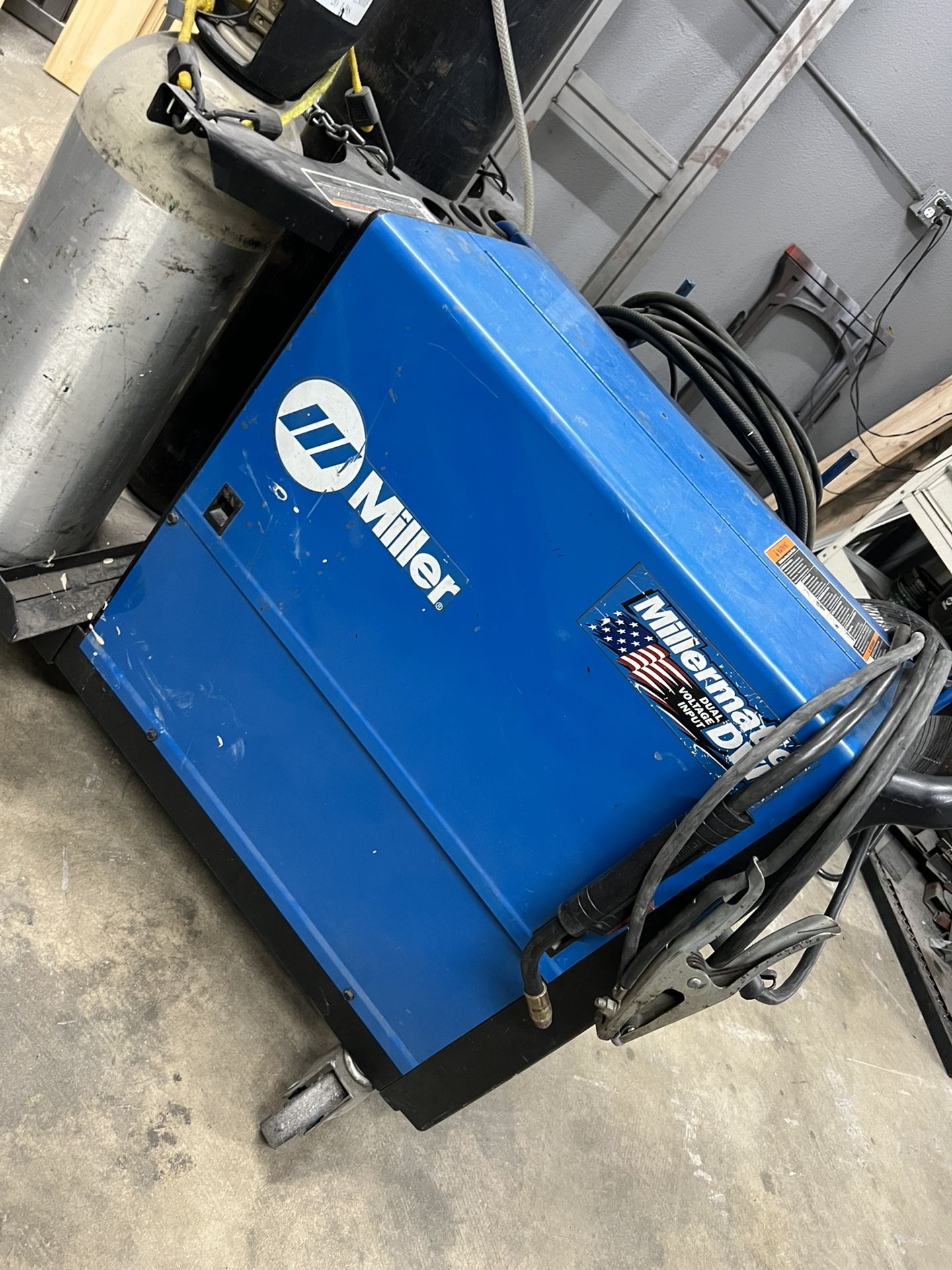 Miller DVI Welding Machine W/ Spool gun