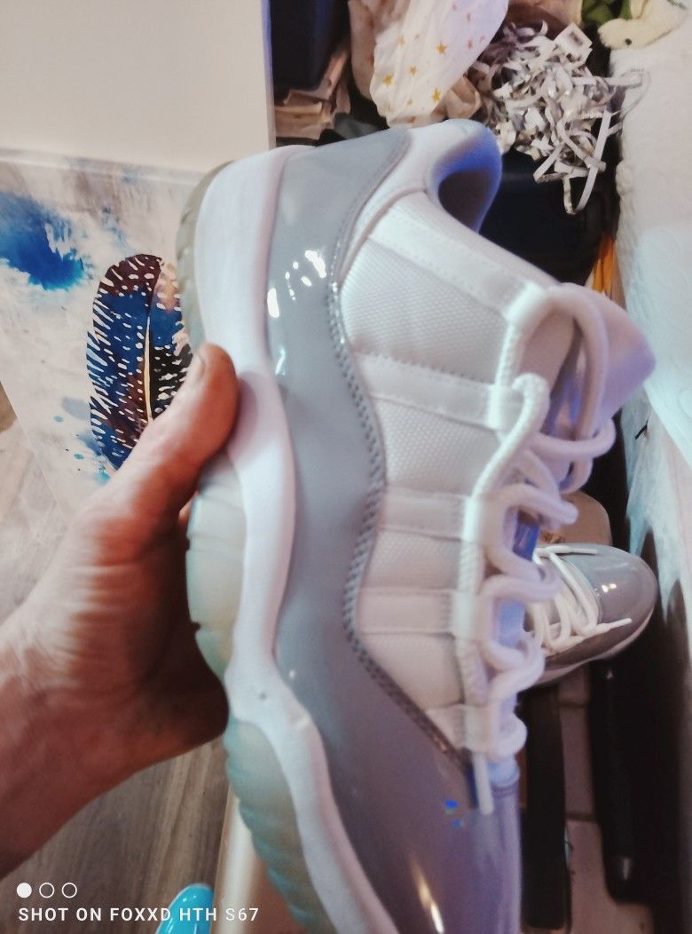 Jordans Like New Size 9*5 250$