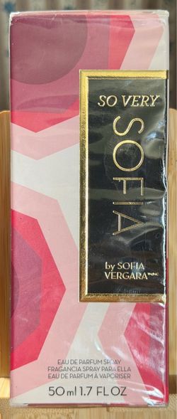 So Very Sofia by Sofia Vergara Eau De Parfum Spray 1.7oz 50ml