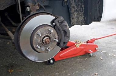 Brakes And Oil Mobile.