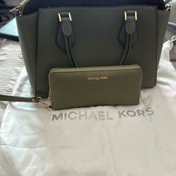 Michael Kors Wallet And Purse 