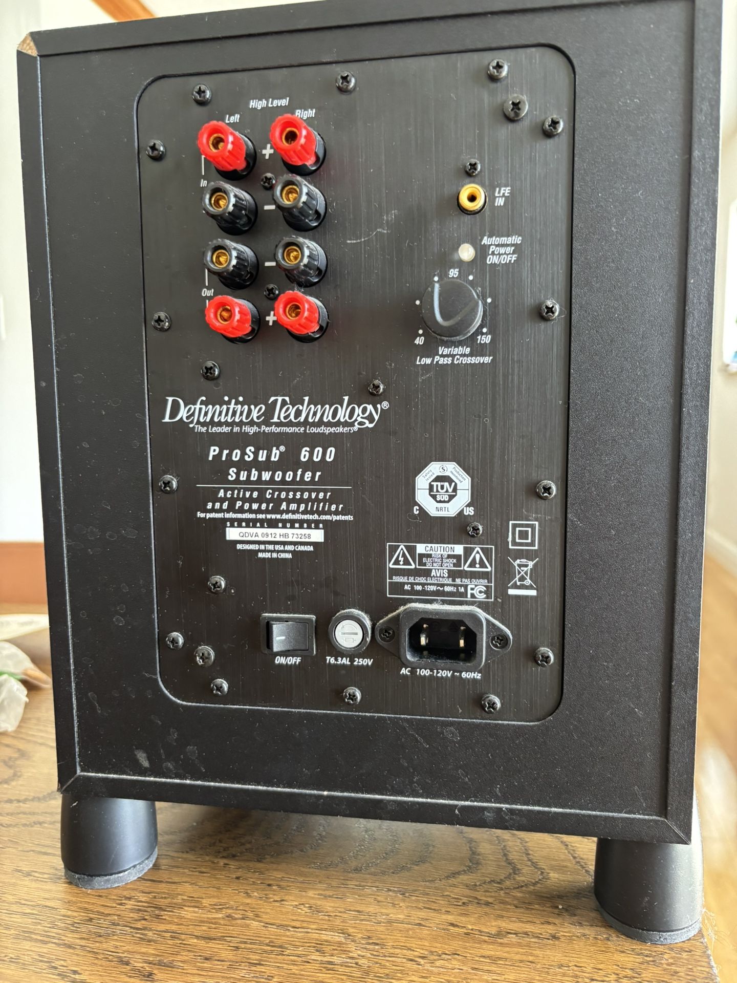 Definitive Technology ProSub 600