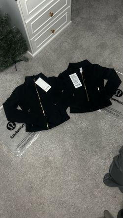 Lululemon defined jacket cropped black colorway
