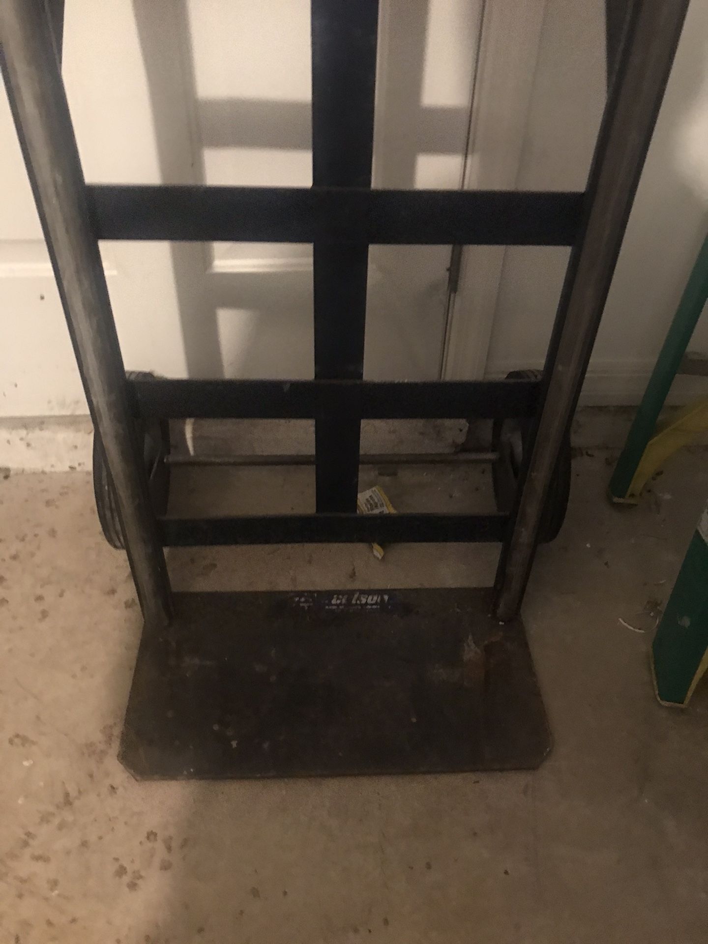 Hand truck/Dolly.