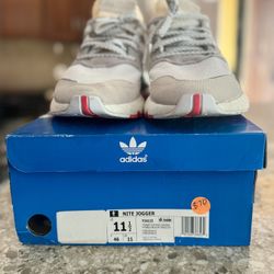 Adidas men’s 11 1/2 White 