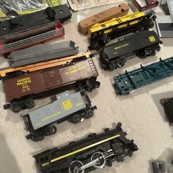 Lionel O Gauge Train Set + Layout Buildings & Bridge – Large Lot