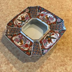 Beautiful Japanese Imari-style porcelain ashtray