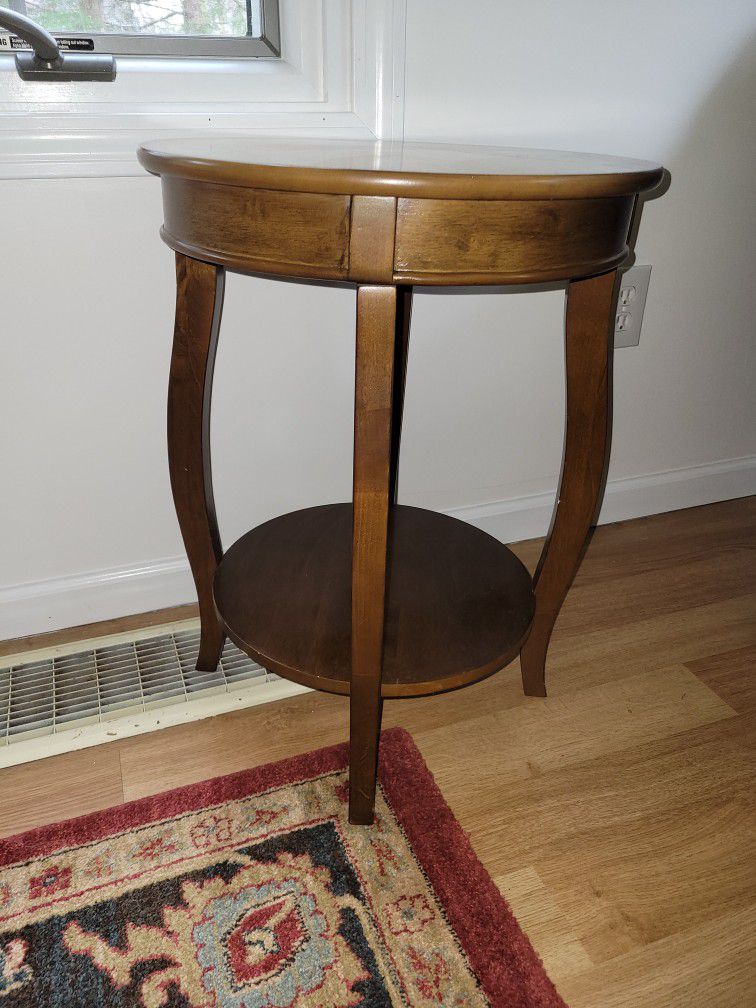 Accent Table / Side Table