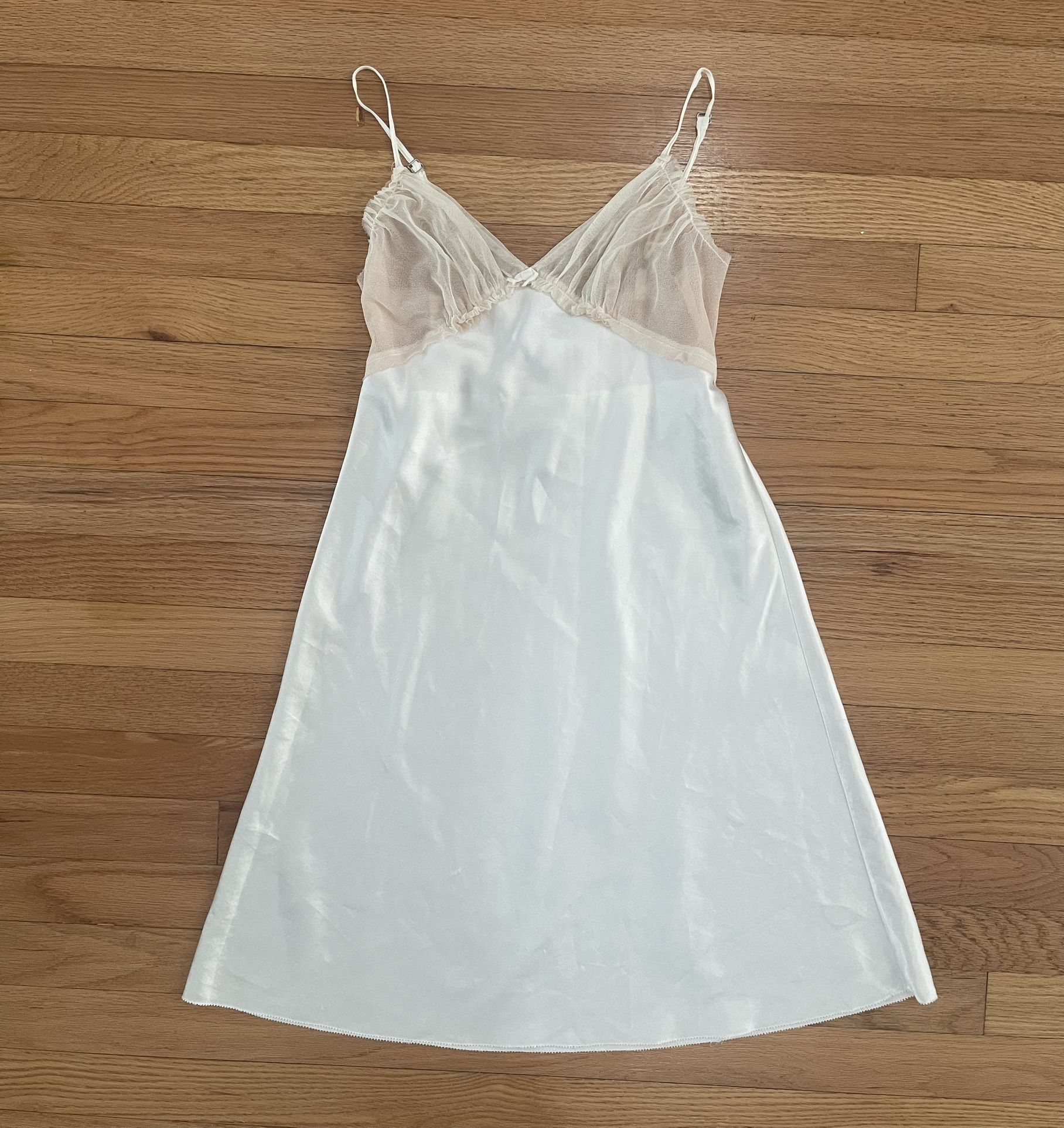 Vera Wang Lingerie