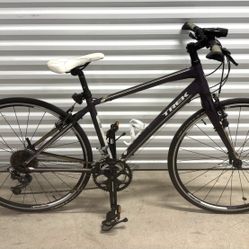 2013 Trek 7.6 FX 17” Medium Frame. Mint Condition! 