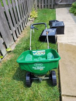 Scottsdale Turfbuilder Edgegard Broadcast  Spreader