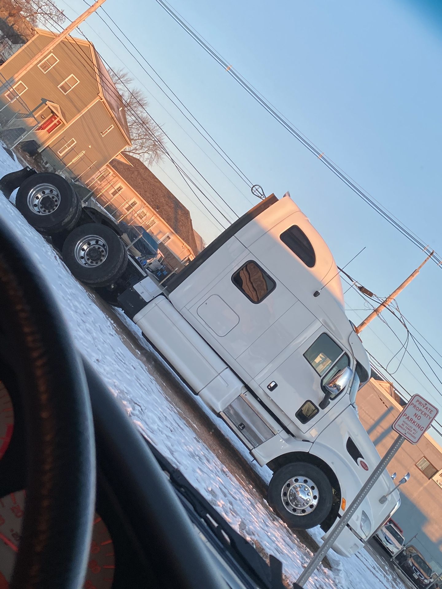 2013 Peterbill 587 Sleeper Truck