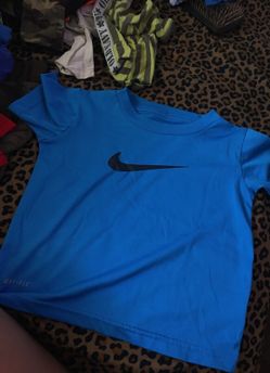 Nike dri-fit size 2T $5