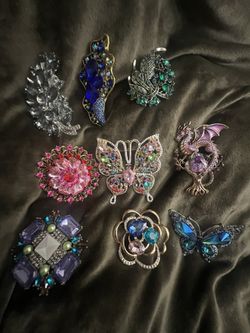 Woman’s Brooches