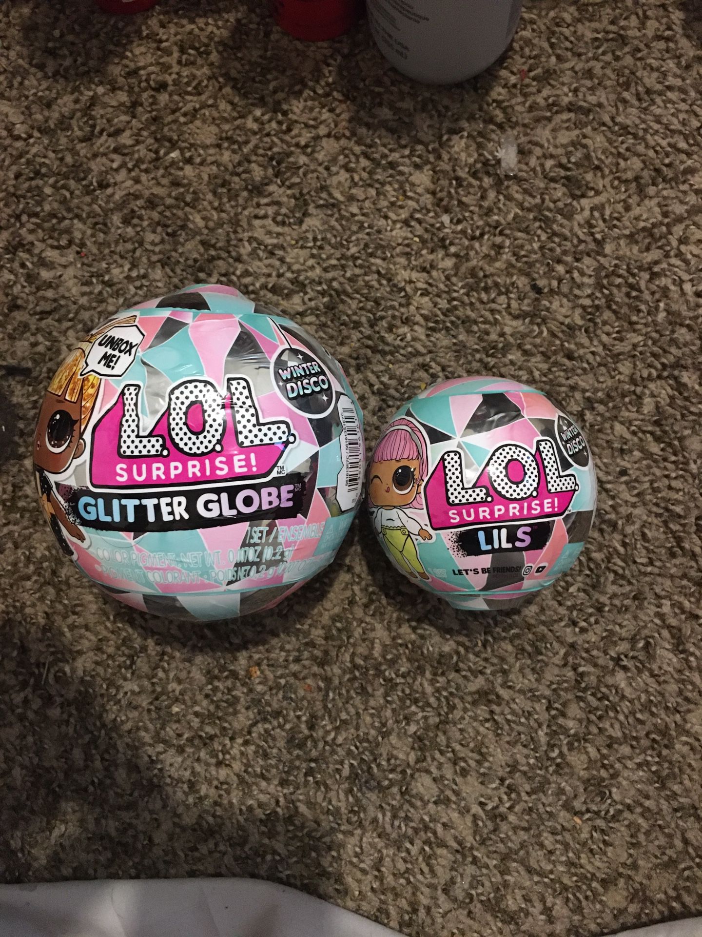 Lol surprise dolls, glitter globe, and lil sister disco series,