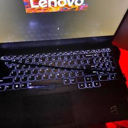 Lenovo Gaming laptop 3050 i5 8GB Ram 144hz