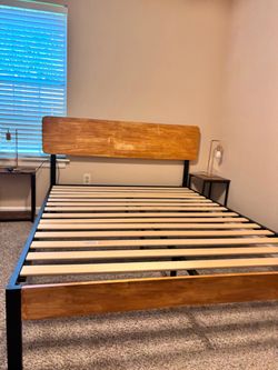 Queen size Platform Bed Frame with Wood Headboard