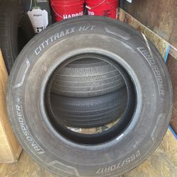 Set of (x4) - 265/70/17 Tires - Lots of tread